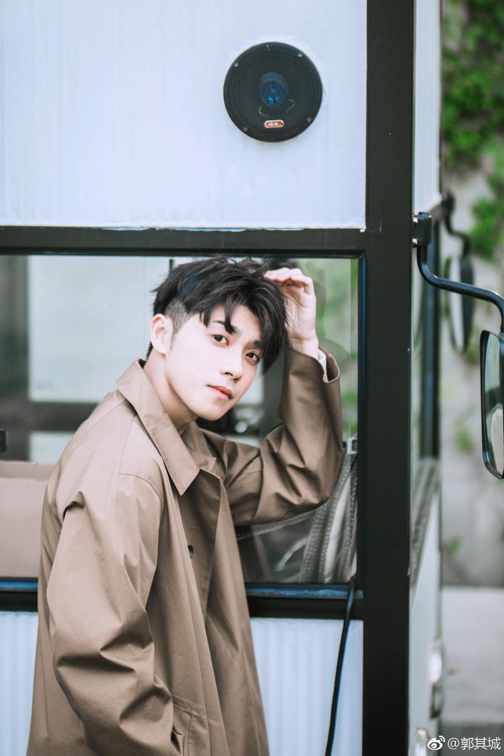 4399洛克王国旋风辅助最新版，小巷中的游戏宝藏