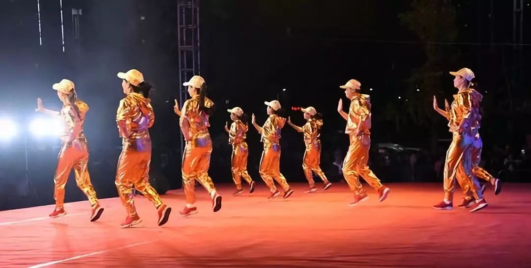 最新步子舞，小巷深处的神秘舞蹈与小店的魅力探秘