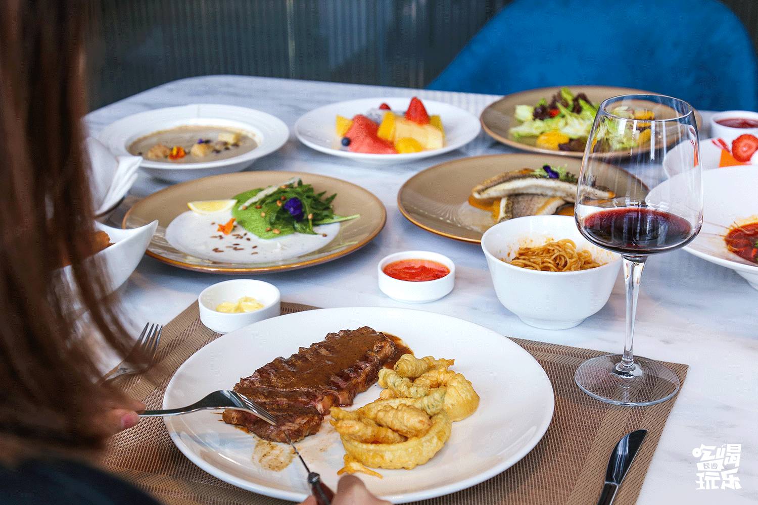 酒店最新菜品,与自然美景共舞的美食之旅,探寻内心的宁静与平和