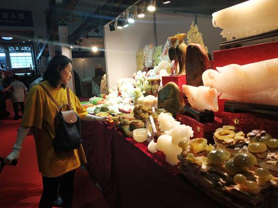 苹果手机最新价格表,时代印记与风向标参考