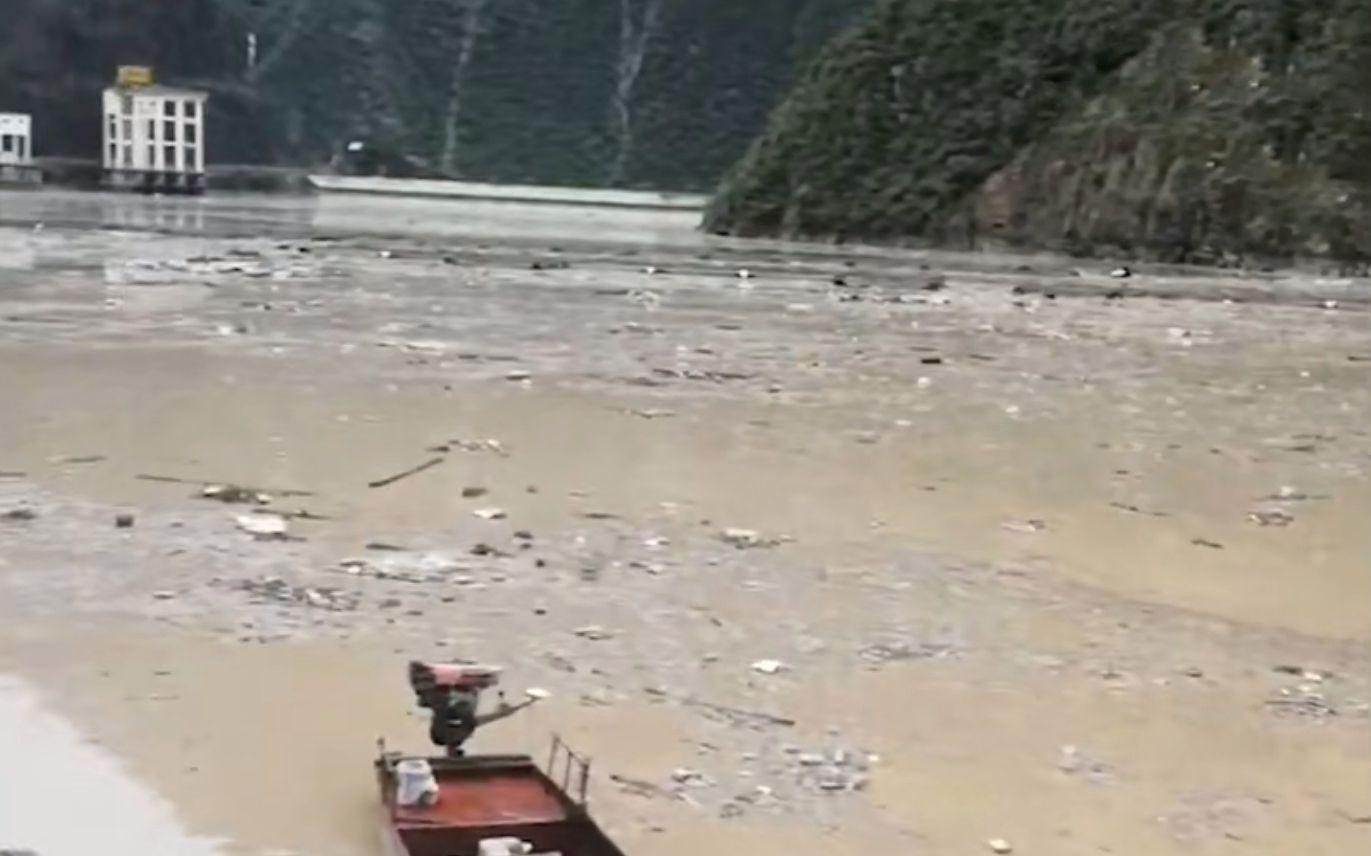 四川暴雨最新消息及小巷美食探索之旅