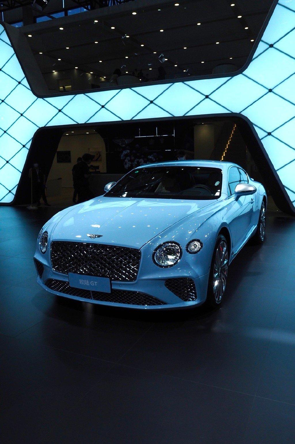 宾利GT,自然美景的奢华探索之旅