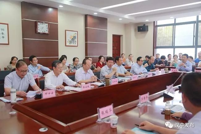 新澳门濠江论坛,全局性策略实施协调_粉丝款39.672-9