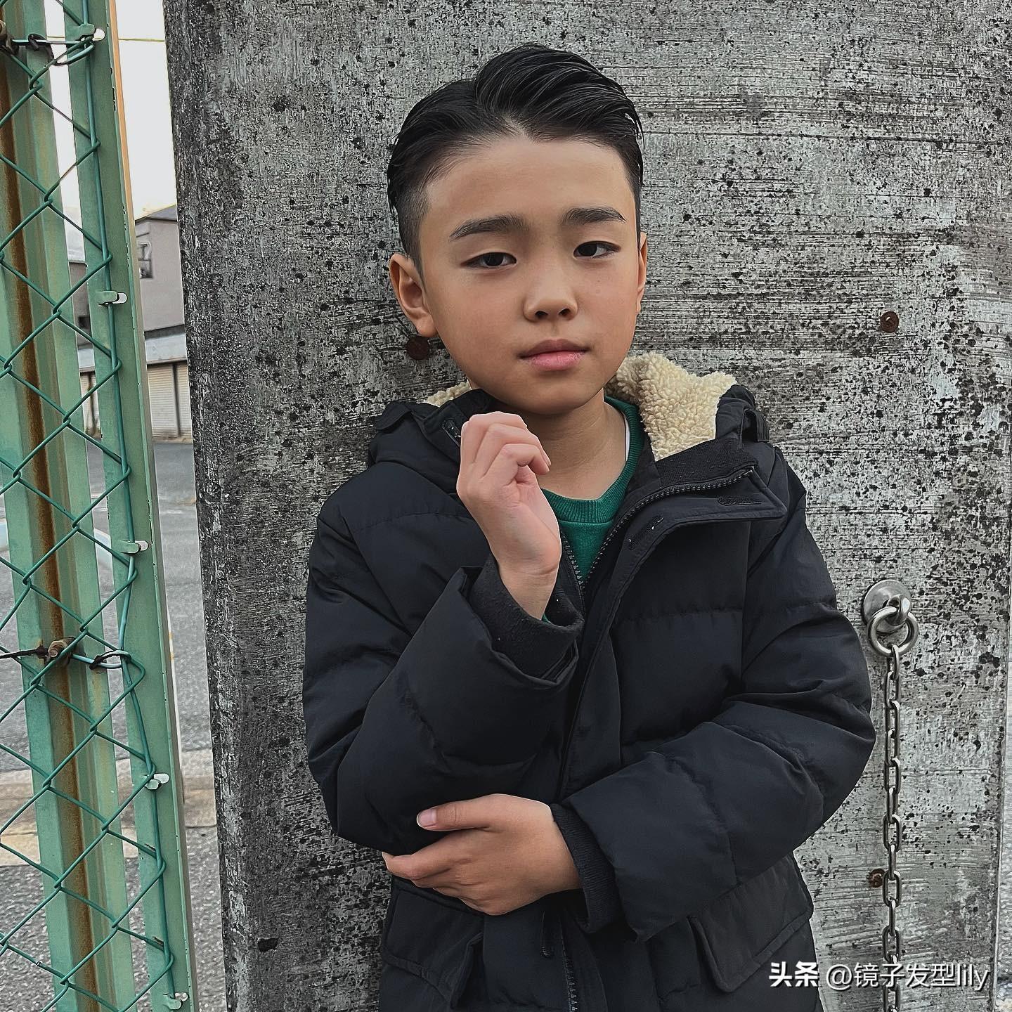 探索男孩发型新风尚，温馨日常中的最新男孩发型故事