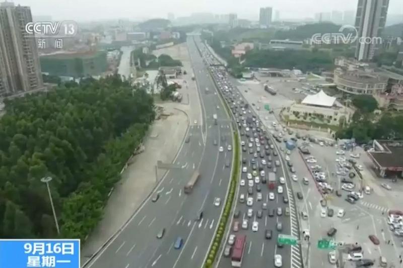 广州国庆巷弄深处的意外惊喜,堵车新篇章