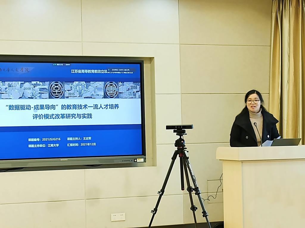 2024年香港正版资料免费直播,数据解析设计导向_桌面款140.122-2