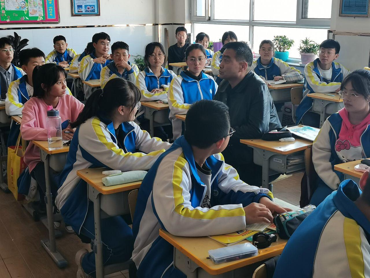 今晚三中三免费公开资料,实效性计划设计_复刻版166.205-3