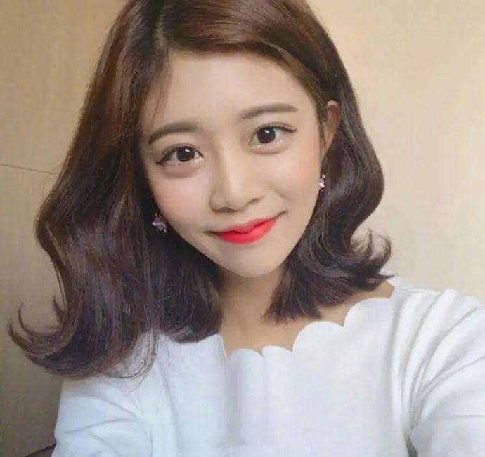 小巷深处的时尚秘密,揭秘2017最新齐肩烫发潮流