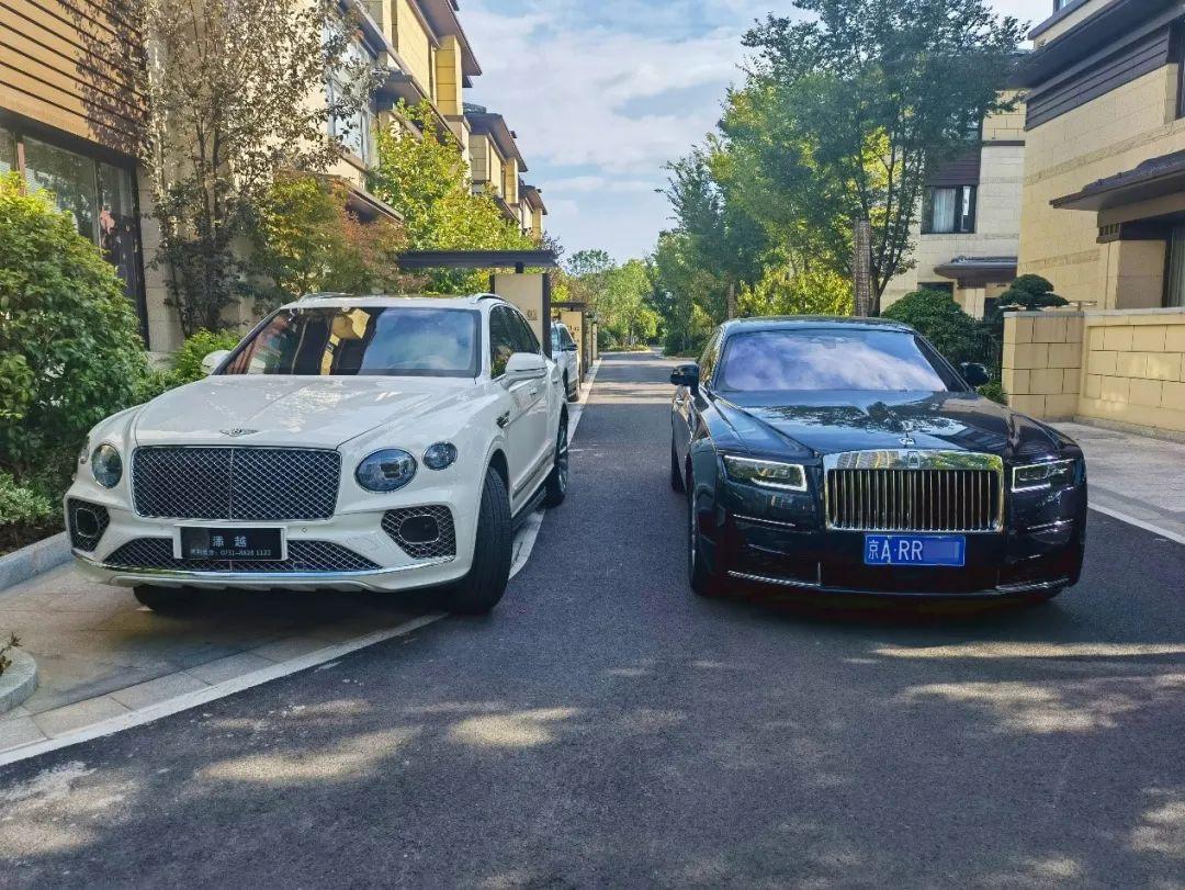 最新款宾利,最新款宾利，奢华与科技的完美结合