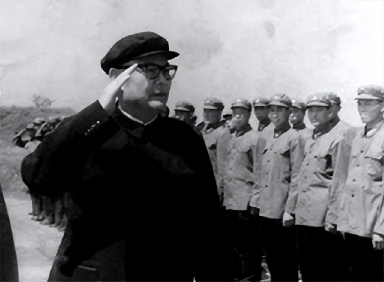 新澳门精准四肖期期中特公开一,快速解答方案实践_优雅版4.454