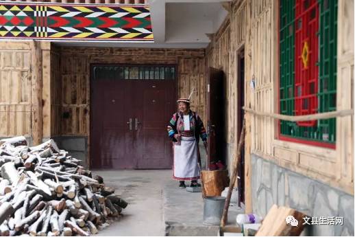 河南小巷深处的感人故事,特色小店里的心灵触动视频