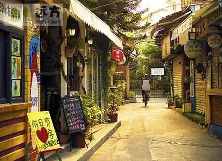 新生探索记,小巷深处的隐藏特色小店