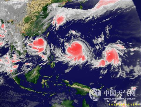 台风云图最新动态及小巷美食探秘