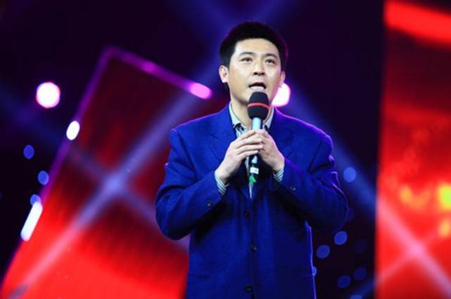 演员王弘的舞台生活与彩色日常,爱与陪伴的旅程
