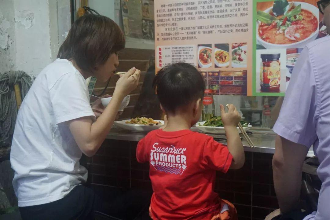 探索未知旅程，最新火车时刻查询与小巷深处的特色小店之旅